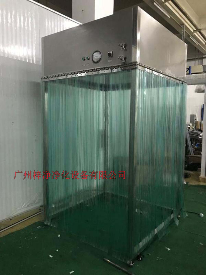 層流采樣車廣泛適用于醫(yī)藥、制劑、電子、精密儀器、儀表、食品等行業(yè)的特殊場(chǎng)合的原輔物料的采樣。