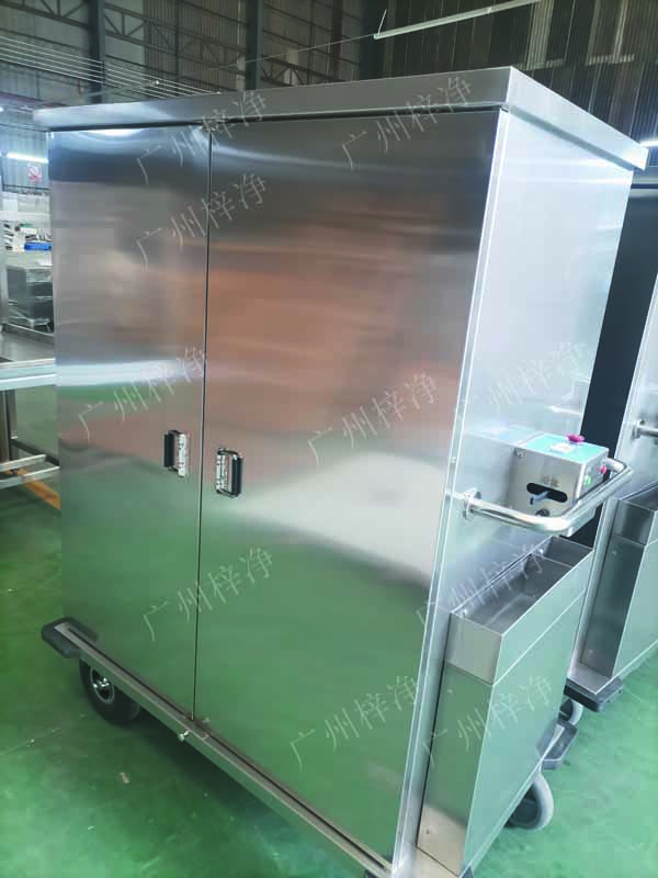 密閉式滅菌器械物品電動轉(zhuǎn)運(yùn)車采用304拉絲不銹鋼板面板厚度：≥1.2mm,表面作拉絲亞光處理。