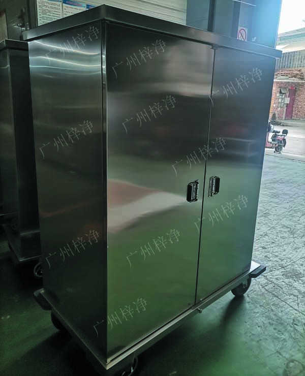 一次性物品電動轉(zhuǎn)運(yùn)車采用304拉絲不銹鋼板面板厚度：≥1.2mm,表面作拉絲亞光處理。