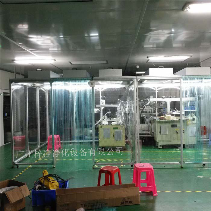潔凈棚FFU高效過濾器長時間使用的過濾器內部會積累大量塵埃，這些塵埃顆?？赡軙恢匦挛霛崈襞飪?，影響潔凈度。